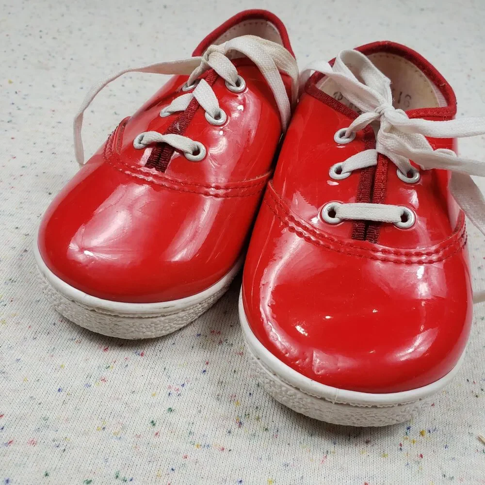 Vintage red patent leather baby shoes 4